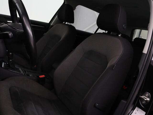Volkswagen GOLF 1.0 TSI Highline | Full LED | Virtual Cockpit | Carplay | Adaptive cruise | Navigatie | Climate control | Parkeerhulp | Sportstoelen