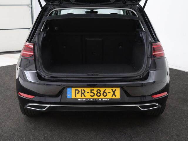 Volkswagen GOLF 1.0 TSI Highline | Full LED | Virtual Cockpit | Carplay | Adaptive cruise | Navigatie | Climate control | Parkeerhulp | Sportstoelen