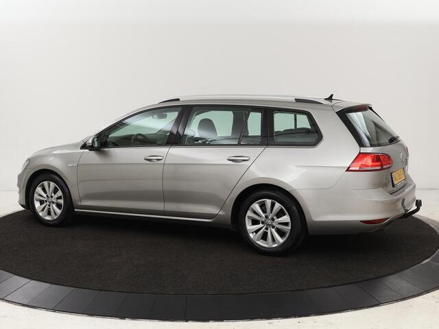 Volkswagen GOLF 1.0 TSI Connected Series | Carplay | Camera | Navigatie | Climate control | Parkeerhulp | Cruise control | Sportstoelen