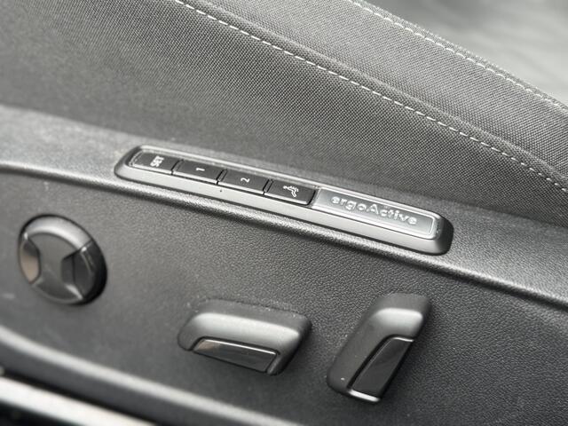 Volkswagen GOLF 1.5 eTSI Style | Memory stoelen | Panoramadak | IQ Light | NL Au