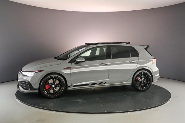 Volkswagen GOLF GTI Clubsport "Wordt verwacht" 2.0 TSI 300pk DSG Automaat Panoramadak, LED matrix koplampen, Navigatie, Adaptive cruise control, Stuurwiel verwarmd, Parkeersensoren, Stoelverwarming, 19 inch velgen, App connect