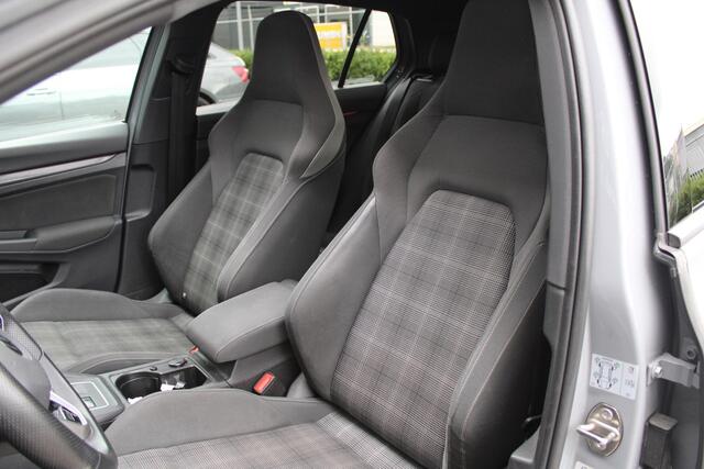 Volkswagen GOLF 2.0 TDI GTD Panorama - Head-up - LED