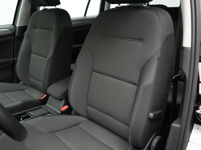 Volkswagen GOLF Variant 1.0 TSI 116 pk Comfortline | Parkeersensoren voor/achter | Cruise Control | Climatronic | Navigatie | Carplay | 16 inch