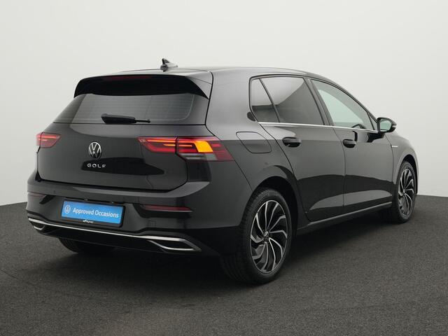 Volkswagen GOLF 1.5 TSI 130 pk Style | LED koplampen | Achteruitrijcamera | Stoelverwarming | Adaptive Cruise | 17 inch