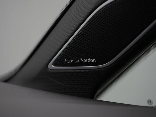 Volkswagen GOLF 1.5 TSI 150 pk R-Line Edition | Panoramadak | IQ Light | Harman/Kardon | Achteruitrijcamera | Stoelverwarming