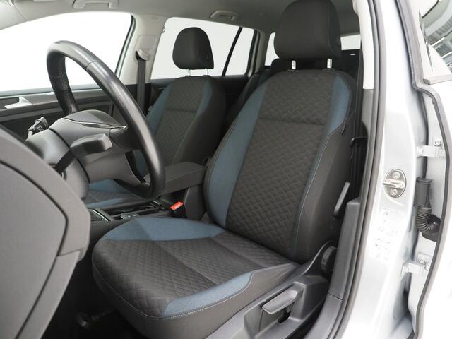 Volkswagen GOLF Variant 1.0 TSI Comfortline | IQ Drive | Adaptive Cruise | Camera | DAB | Carplay | LED