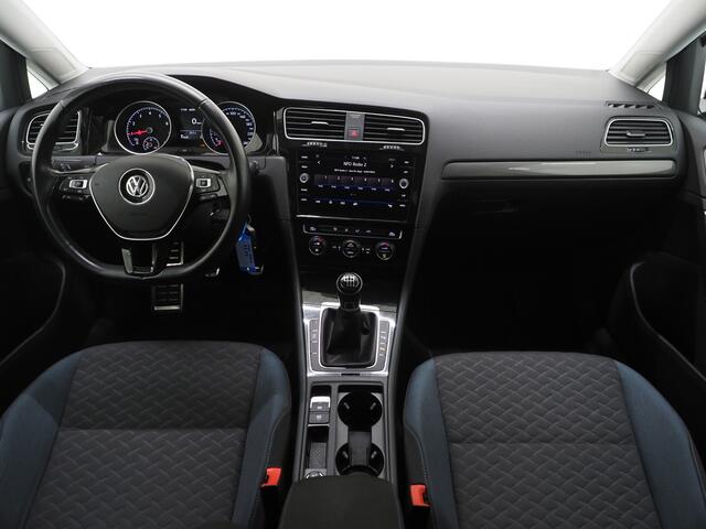 Volkswagen GOLF Variant 1.0 TSI Comfortline | IQ Drive | Adaptive Cruise | Camera | DAB | Carplay | LED