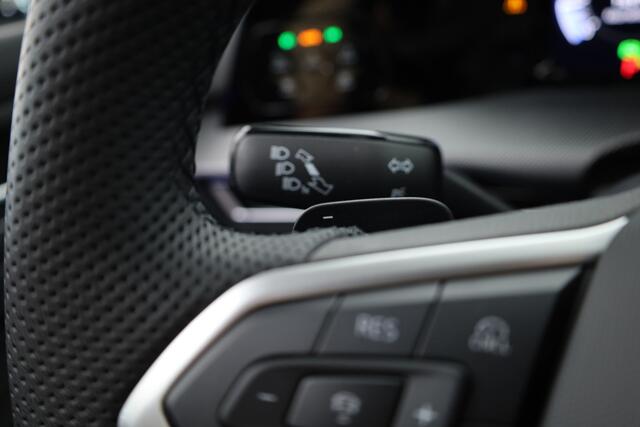 Volkswagen GOLF Variant 1.5 eTSI R-Line DSG | MY25 | Pano | IQ. Light | Adapt. Cruise | Camera | Stoel- Stuurverw. | Apple CarPlay