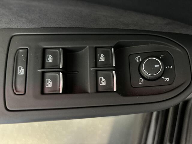 Volkswagen GOLF 2.0 Tsi 300pk DSG GTI Clubsport · Panoramadak · Camera · Keyless · Harman Kardon Audio · Head-Up · Apple/Android Car Play · Stoel & Stuurverwarming · 19'' Inch ·