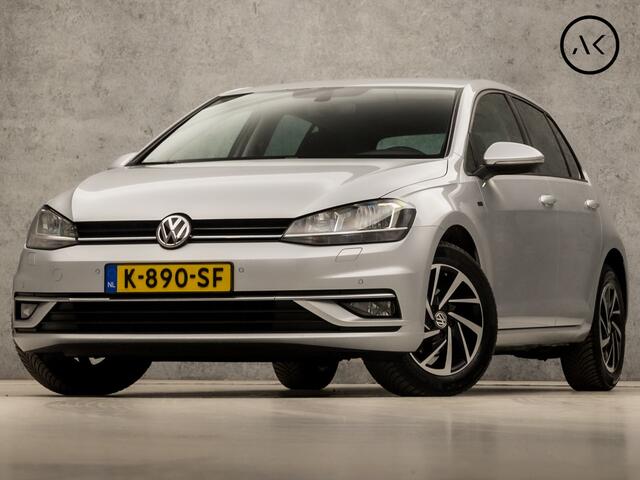 Volkswagen GOLF 1.0 TSI Sportline (APPLE CARPLAY, GROOT NAVI, CLIMATE, STOELVERWARMING, SPORTSTOELEN, ADAPTIVE CRUISE, PARKEERSENSOREN, LM VELGEN, GETINT GLAS, NIEUWSTAAT)