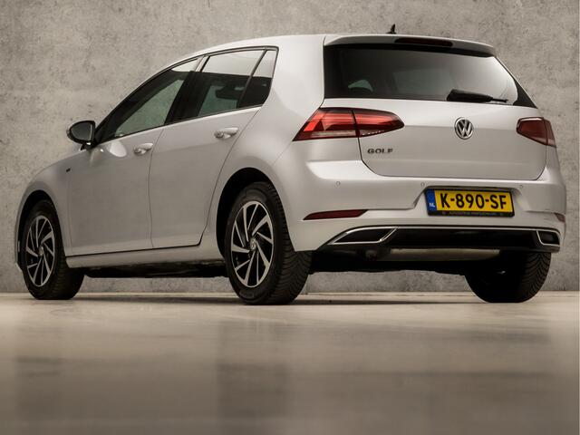 Volkswagen GOLF 1.0 TSI Sportline (APPLE CARPLAY, GROOT NAVI, CLIMATE, STOELVERWARMING, SPORTSTOELEN, ADAPTIVE CRUISE, PARKEERSENSOREN, LM VELGEN, GETINT GLAS, NIEUWSTAAT)
