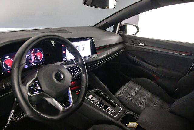 Volkswagen GOLF GTE 1.4 TSI eHybrid 245 pk DSG Automaat Trekhaak, Navigatie, Parkeersensoren, LED koplampen, Stoelverwarming, App connect, DAB, Radio, Stuurwiel verwarmd