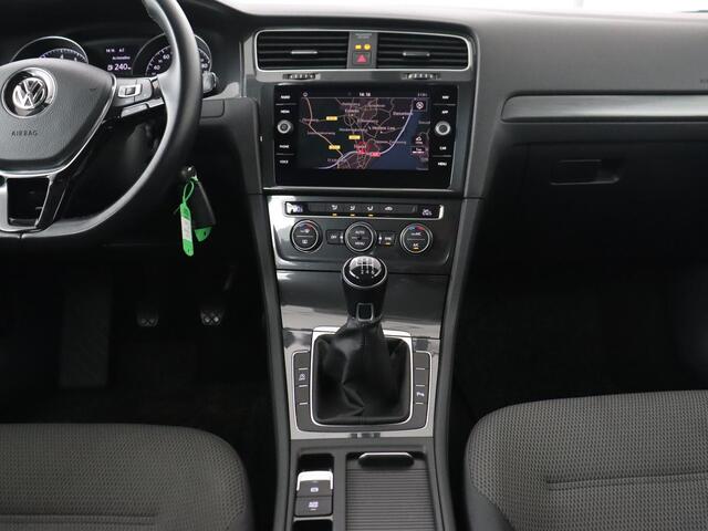 Volkswagen GOLF 1.0 TSI Comfortline | Navigatie | Apple Carplay | Parkeerhulp |