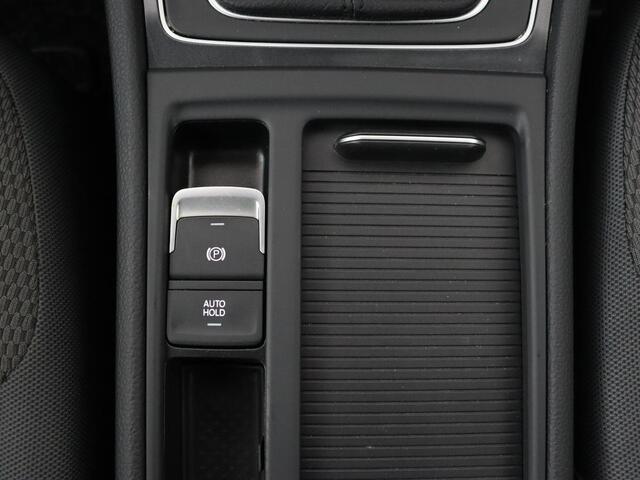 Volkswagen GOLF 1.0 TSI Comfortline | Navigatie | Apple Carplay | Parkeerhulp |