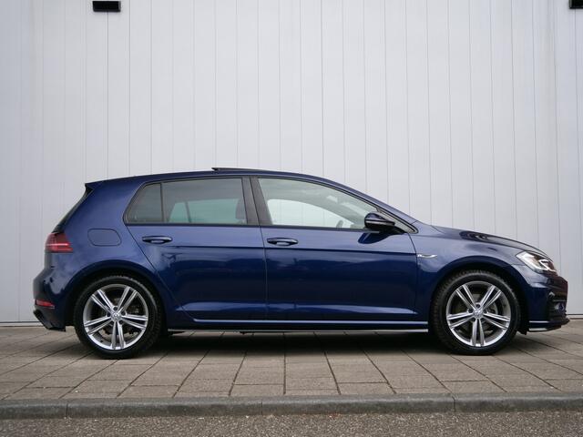 Volkswagen GOLF 1.5 TSI 150pk Highline Business R Automaat Schuifdak / Navigatie / Adaptive cruise