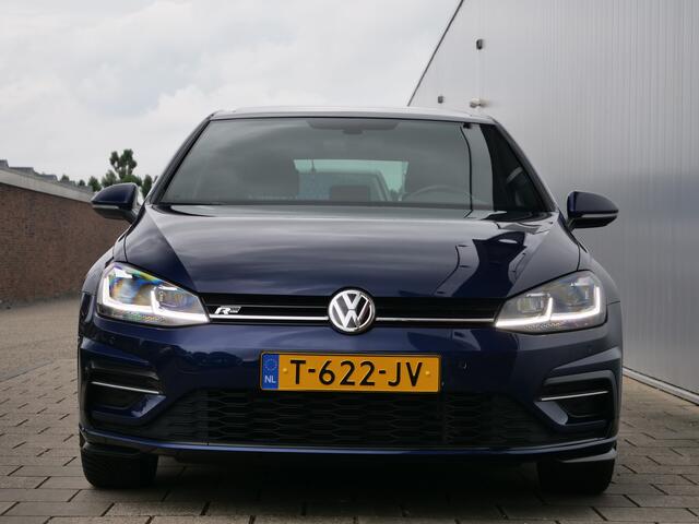 Volkswagen GOLF 1.5 TSI 150pk Highline Business R Automaat Schuifdak / Navigatie / Adaptive cruise