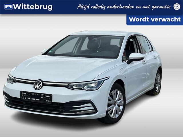 Volkswagen GOLF 1.4 eHybrid 204pk DSG Style / LED / Stuur & Stoelverwarming / Parkeer sensoren / Adaptieve cruise control / Navigatie / Carplay