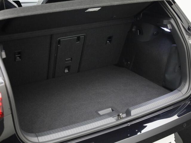 Volkswagen GOLF 1.5 eTsi 150pk DSG R-Line · Apple/Android Car Play · Panoramadak · Navigatie · Stoel&Stuur Verwarming · 18'' Inch · Garantie t/m 26-04-2028 of 100.000km