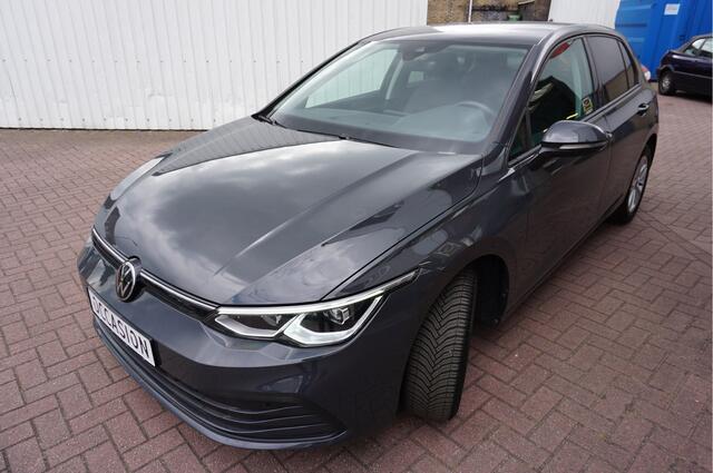 Volkswagen GOLF 1.5 TSI Life Business