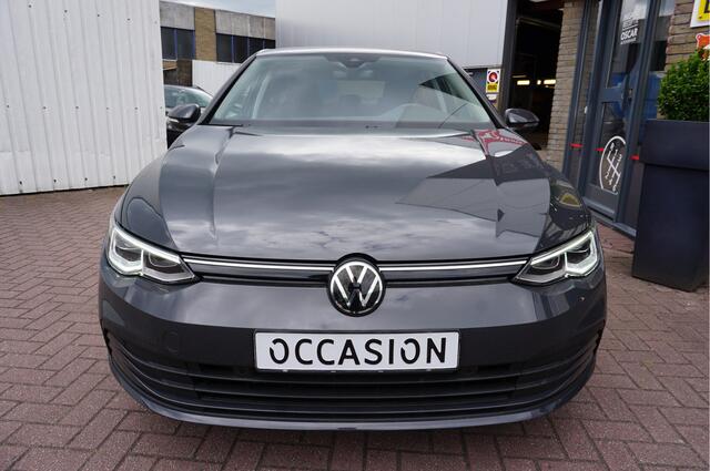 Volkswagen GOLF 1.5 TSI Life Business