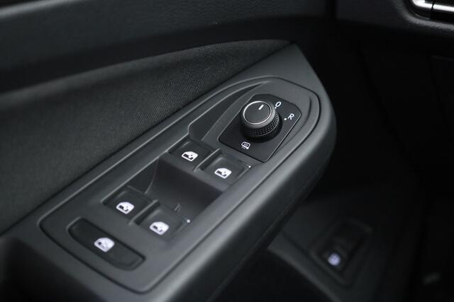 Volkswagen GOLF 1.4 eHybrid GTE | Pano | IQ. Light | Elek. Trekhaak | Stoel- Stuurverw. | Mistlampen