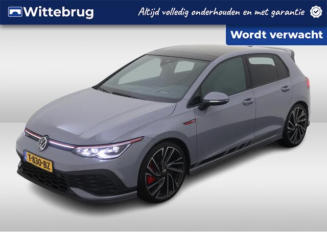 Volkswagen GOLF 2.0 TSI GTI Clubsport / AUTOMAAT/ 300 PK/ PANO/ HARMAN KARDON/ CAMERA/ PARK. SENSOREN/ LEDEREN MEMORY SEATS/ STOEL VERWARM. EN VENTILATIE/ IQ. LIGHT/ HEAD-UP DISPLAY/ NAVI/ CLIMA/ 19" LMV