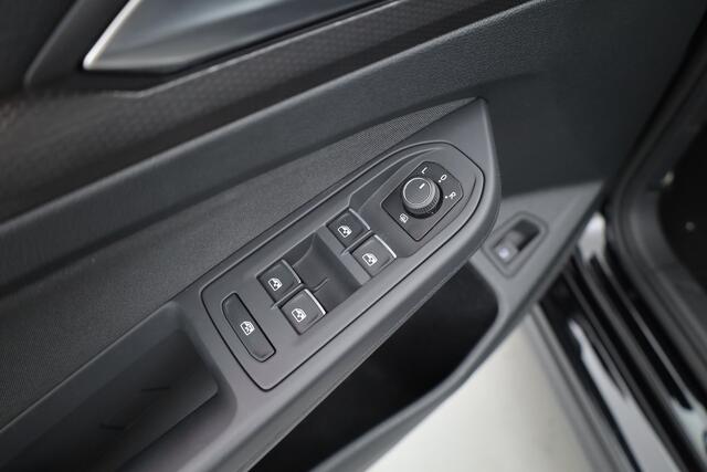 Volkswagen GOLF 1.4 eHybrid GTE | Adapt. Cruise | Mistlampen | Stoel- Stuurverw. | IQ. Light | Navi | Camera