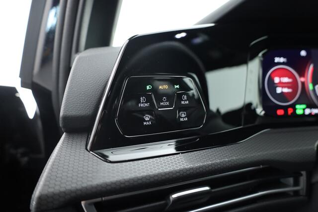 Volkswagen GOLF 1.4 eHybrid GTE | Adapt. Cruise | Mistlampen | Stoel- Stuurverw. | IQ. Light | Navi | Camera