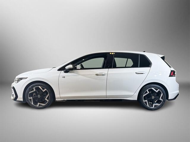 Volkswagen GOLF 1.5 150pk eTSI R-Line Edition Dodehoeksensoren | Adaptive Cruise Control | Telefoon draadloos oplaadbaar