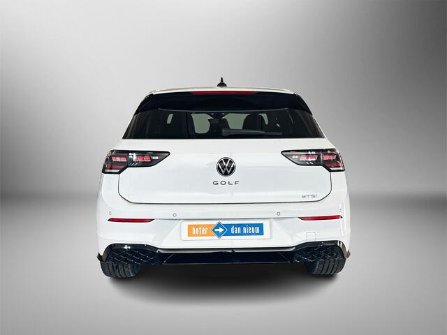 Volkswagen GOLF 1.5 150pk eTSI R-Line Edition Dodehoeksensoren | Adaptive Cruise Control | Telefoon draadloos oplaadbaar
