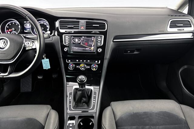 Volkswagen GOLF 1.2 TSI Highline | Camera | Apple carplay | Sportstoelen | Cruise control