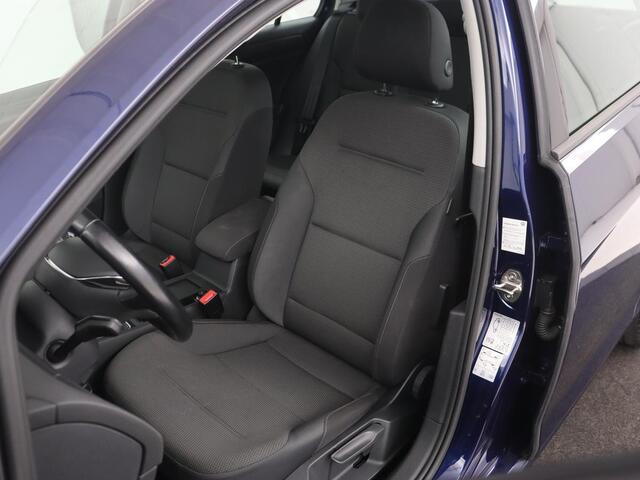 Volkswagen GOLF 1.0 TSI Comfortline | Carplay | Adaptive cruise | Navigatie | Climate control | Parkeerhulp | Bluetooth