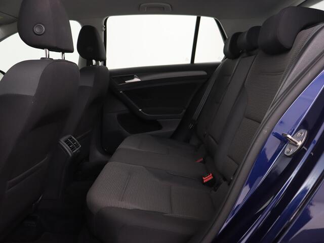 Volkswagen GOLF 1.0 TSI Comfortline | Carplay | Adaptive cruise | Navigatie | Climate control | Parkeerhulp | Bluetooth