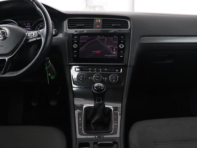 Volkswagen GOLF 1.0 TSI Comfortline | Carplay | Adaptive cruise | Navigatie | Climate control | Parkeerhulp | Bluetooth