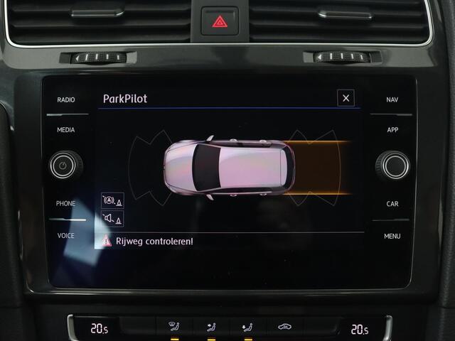 Volkswagen GOLF 1.0 TSI Comfortline | Carplay | Adaptive cruise | Navigatie | Climate control | Parkeerhulp | Bluetooth