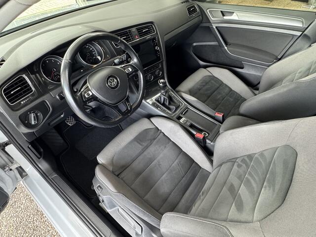 Volkswagen GOLF | R-LINE | STL.VERW/MASS. | CRUISE | CARPLAY | NAP |
