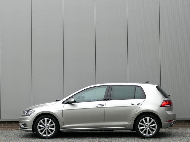 Volkswagen GOLF 1.5 TSI AUT Highline Navi / Stoelverwarming / Led