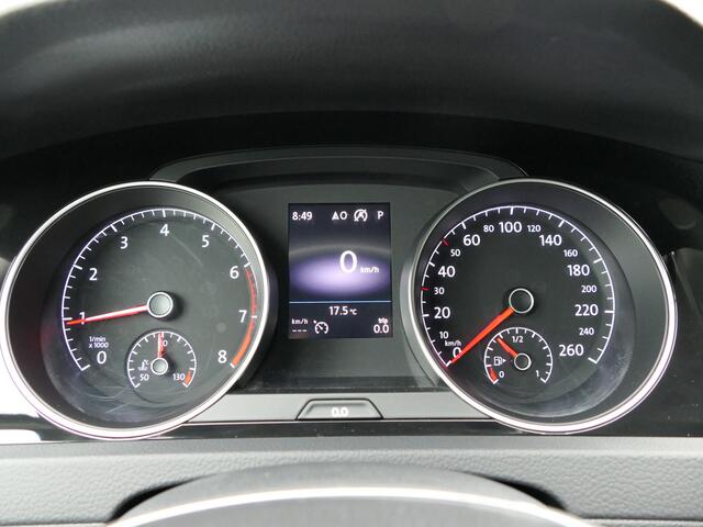 Volkswagen GOLF 1.5 TSI AUT Highline Navi / Stoelverwarming / Led