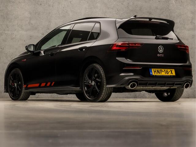 Volkswagen GOLF 2.0 TSI GTI Clubsport 301Pk Automaat (SCHUIFDAK, HARMAN/KARDON, GRILL VERLICHT, APPLE CARPLAY, KUIPSTOELEN, STUUR/STOELVERWARMING, IQ LIGHT, CAMERA, LEDER/ALCANTARA, KEYLESS, SFEERVERLICHTING, NIEUWSTAAT)