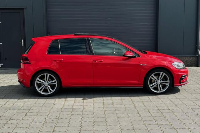 Volkswagen GOLF 1.5 TSI 150pk R-Line PANO VIRTUAL LED 18"