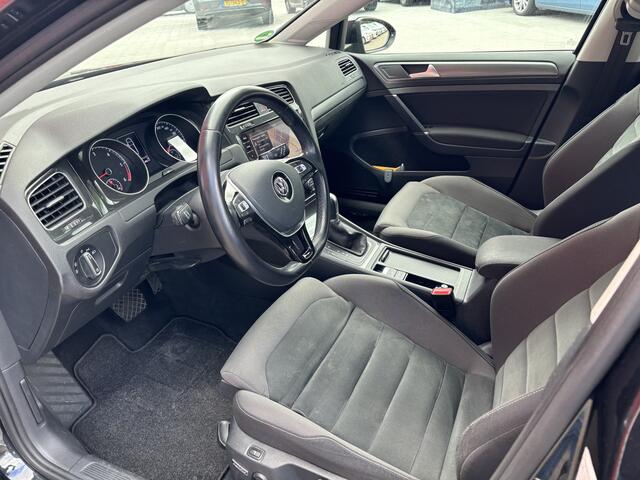 Volkswagen GOLF Variant 1.6 TDI Comfortline Business AUTOMAAT / GR NAVI / STOEVERW / CLIMA / PDC / DAB+ / CARPLAY / NL-AUTO
