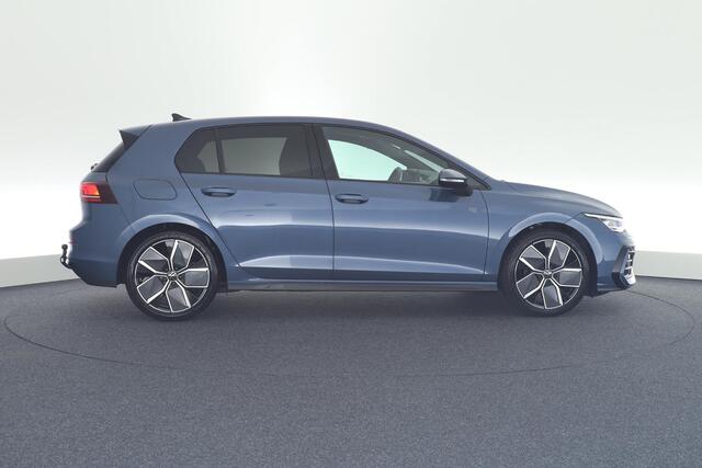 Volkswagen GOLF 8.5 1.5 eTSI 150pk DSG R-Line Edition Trekhaak Camera Keyless Virtual Cockpit Carplay