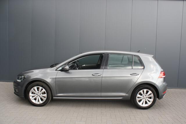 Volkswagen GOLF 1.0 TSI Comfortline AUTOMAAT - NAVIGATIE - TREKHAAK - PDC