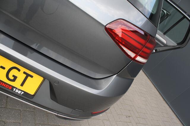 Volkswagen GOLF 1.0 TSI Comfortline AUTOMAAT - NAVIGATIE - TREKHAAK - PDC