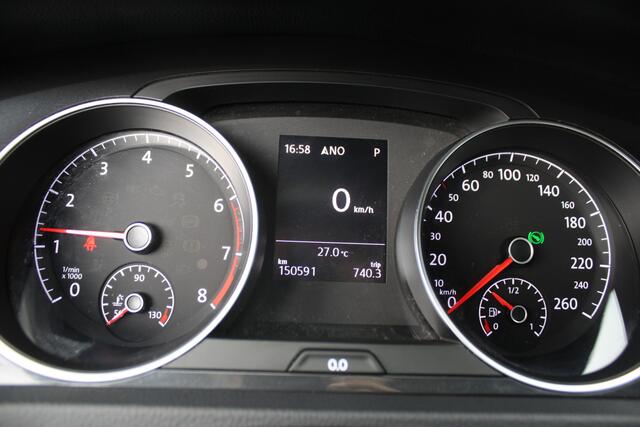 Volkswagen GOLF 1.0 TSI Comfortline AUTOMAAT - NAVIGATIE - TREKHAAK - PDC
