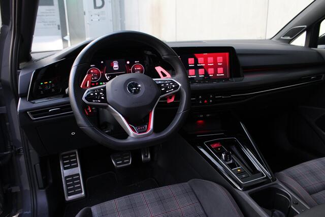 Volkswagen GOLF 2.0 TSI GTI / LED V + A / HARMAN KARDON / SCHUIFDAK