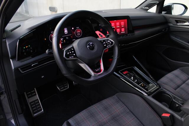 Volkswagen GOLF 2.0 TSI GTI / LED V + A / HARMAN KARDON / SCHUIFDAK