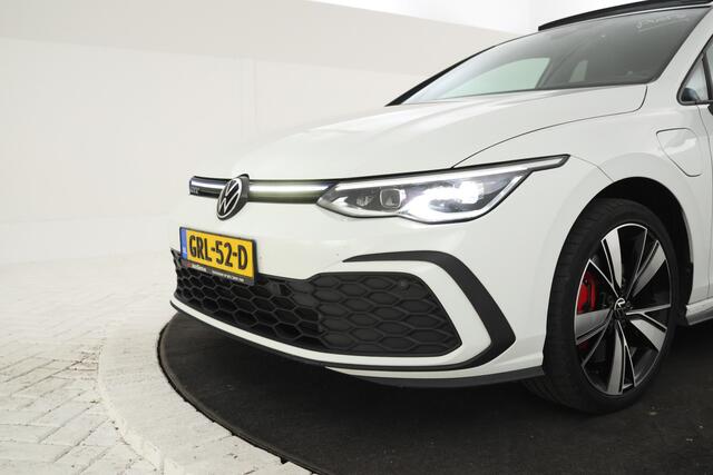 Volkswagen GOLF 1.4 eHybrid GTE Panorama, Apple carplay, 18Inch.