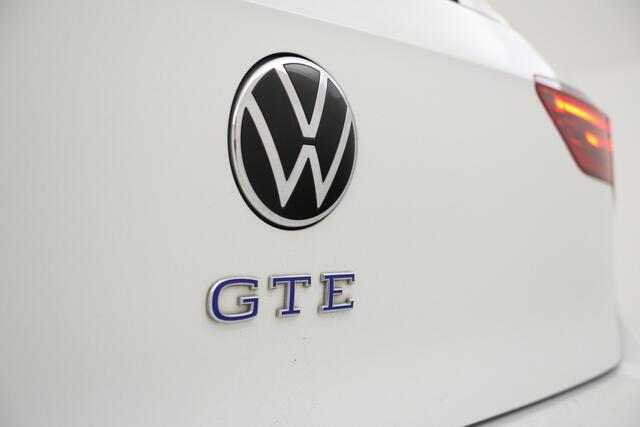 Volkswagen GOLF 1.4 eHybrid GTE Panorama, Apple carplay, 18Inch.