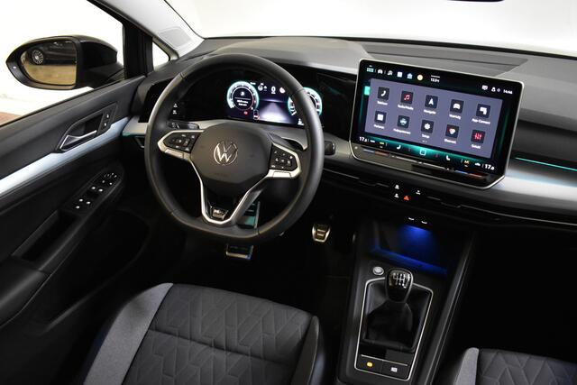 Volkswagen GOLF 1.5 TSI LIFE VIRTUAL/NAVI/TREKHAAK ***